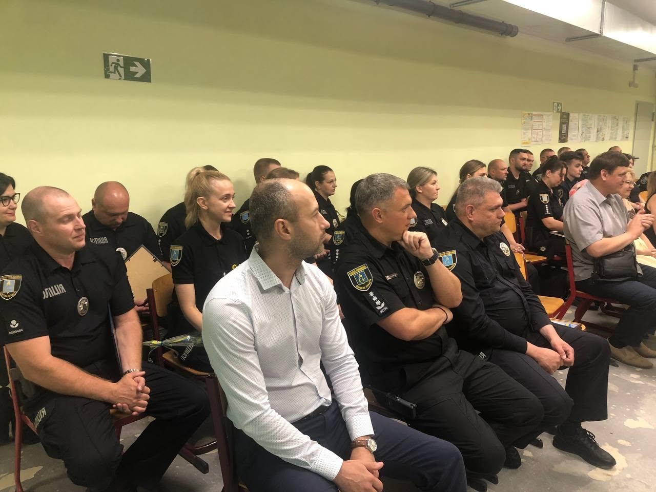 На Шосткинщині привітали У Шостці привітали працівників поліції з професійним святом та відзначили кращих правоохоронців + Фото