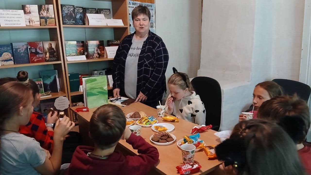 Напередодні Міжнародного дня дружби в Івоті для дітей влаштували теплу зустріч із чаєм, солодощами та щирими розмовами