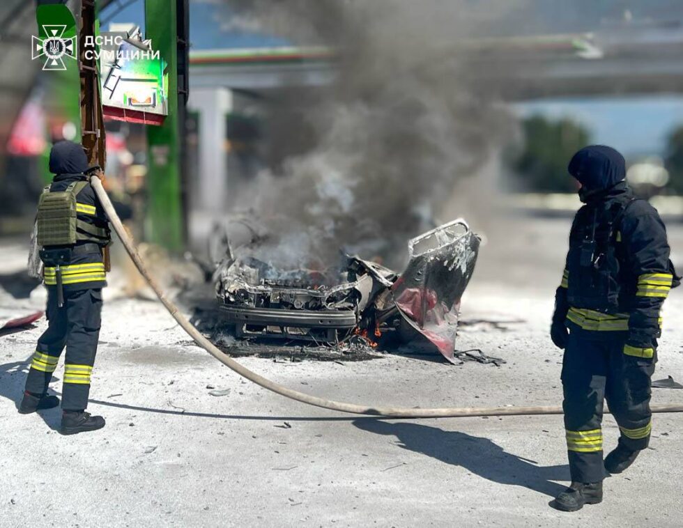 На Сумщині троє людей постраждали внаслідок удару по АЗС
