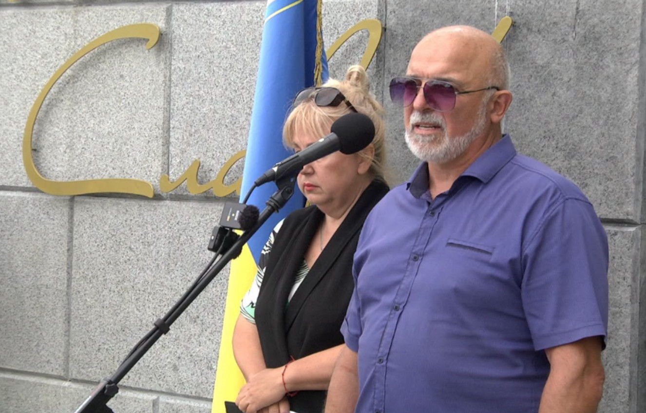 У Шостці провели в останню путь військовослужбовця Ігоря Осипенка, який загинув на Донеччині + Фото