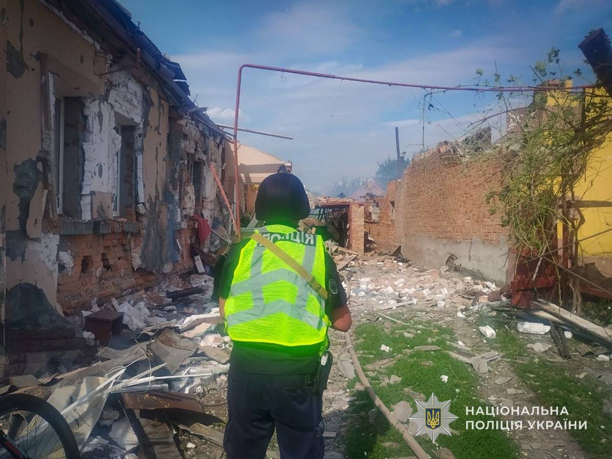 Вісім людей постраждали внаслідок ворожих атак на Сумщині, серед них – 13-річна дівчина + Фото