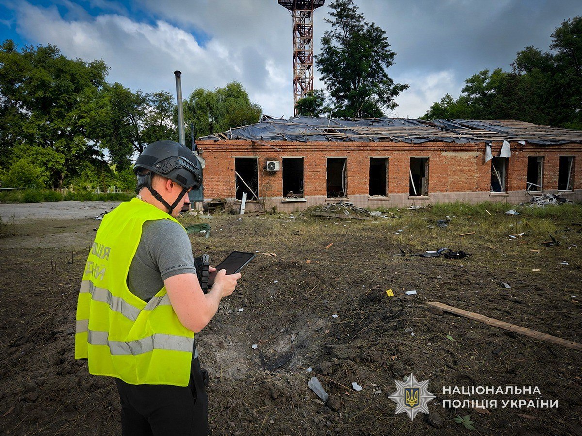 Через ворожі обстріли у Шосткинському районі поранено п’ятеро людей, пошкоджено будинки та об’єкти цивільної інфраструктури + Фото