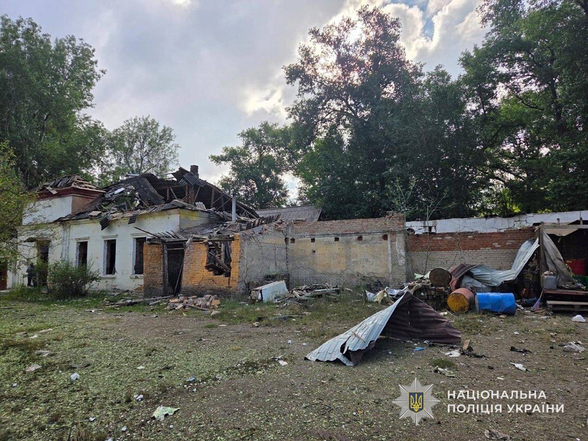 Через ворожі обстріли у Шосткинському районі поранено п’ятеро людей, пошкоджено будинки та об’єкти цивільної інфраструктури + Фото