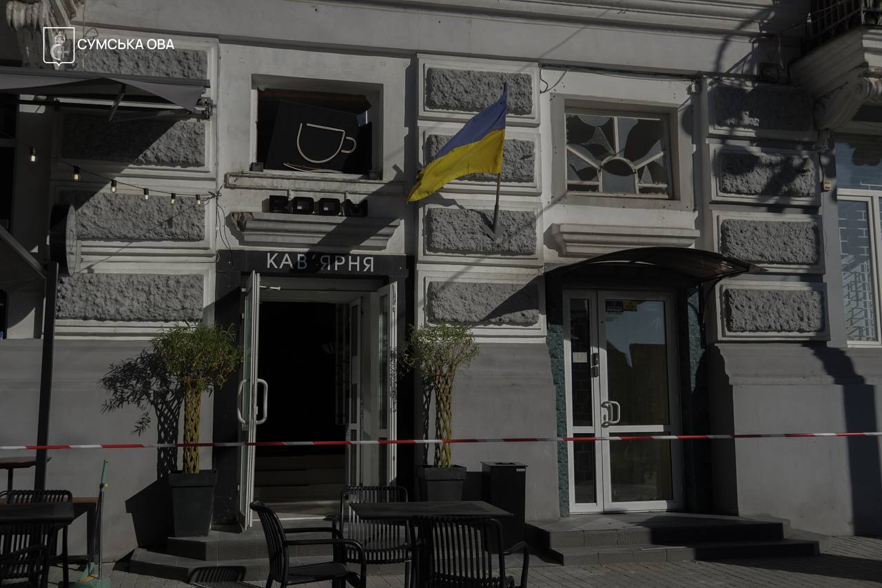У Сумах від ударів КАБ пошкоджені бібліотека, галереї та Алея пам’яті