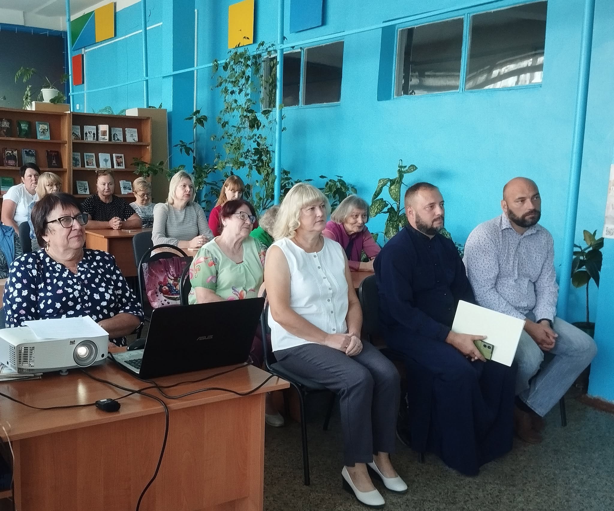 До Дня Незалежності у Шосткинській бібліотеці провели патріотичну годину + Відео