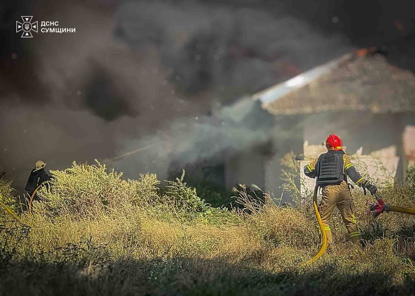 Рятувальники ДСНС показали наслідки ворожих атак по Шосткинській громаді + Фото