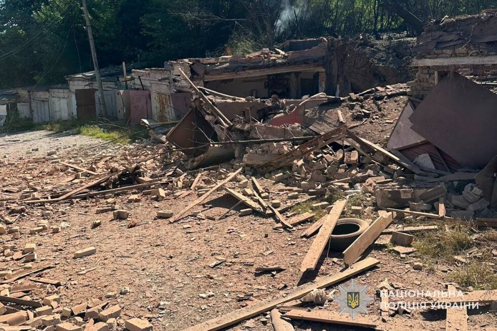 У Шосткинському районі через обстріли пошкоджено житлові будинки та об’єкти інфраструктури