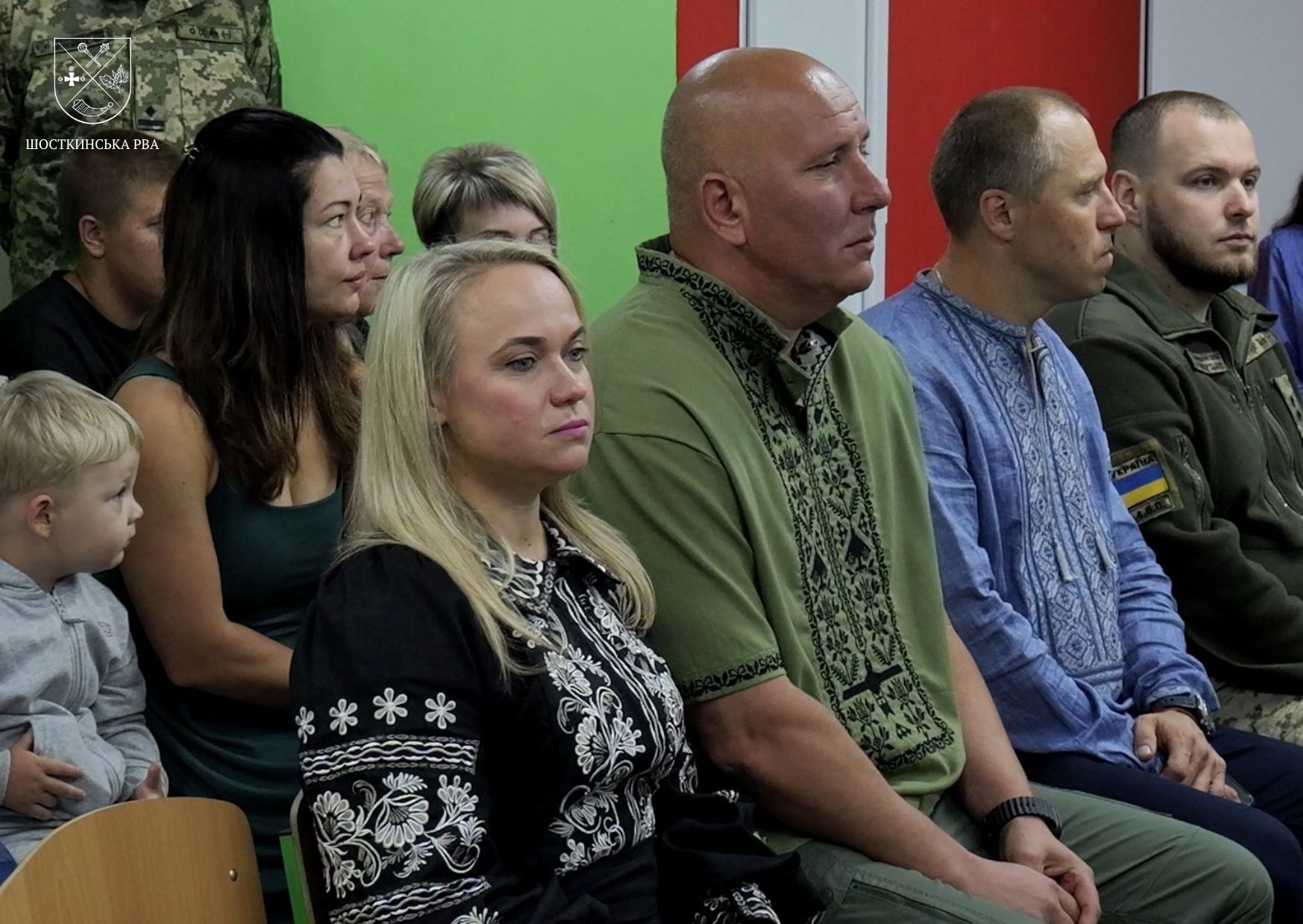 Родинам дев’яти загиблих прикордонників із Шосткинщини передали посмертні нагороди + Фото