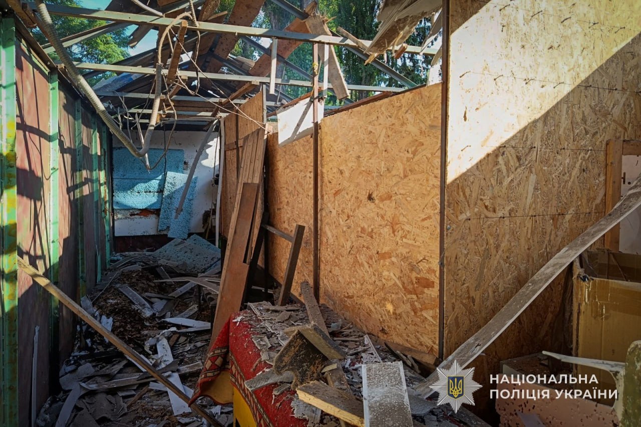Під ворожим вогнем перебували шість громад Шосткинського району, є травмована і руйнування + Фото