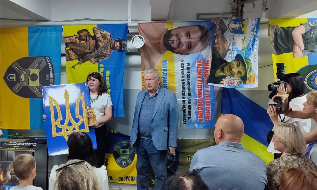 У Шостці відкрили Простір пам’яті зниклих безвісти, щоб зберігати історії людей, про яких досі чекають звісток їхні родини