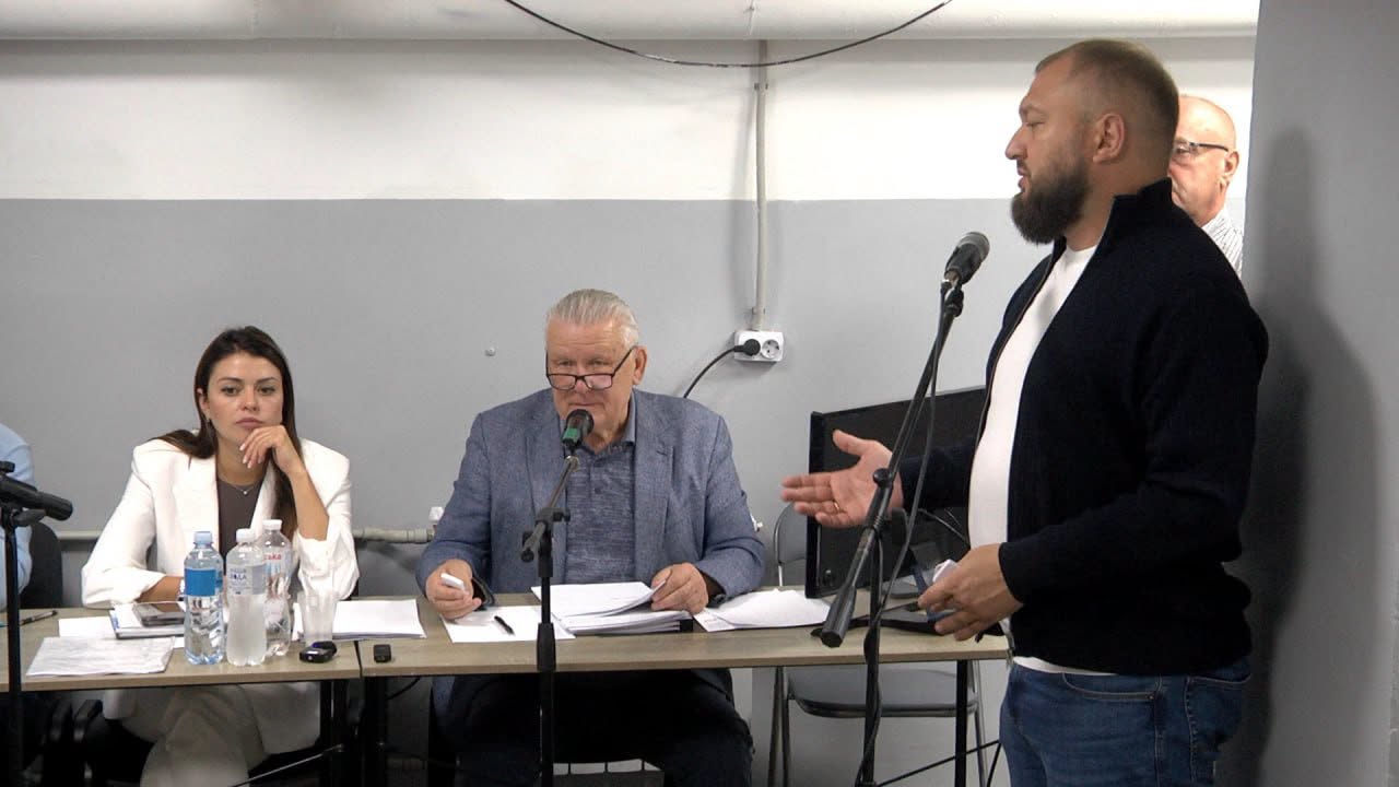 На сесії міської ради внесли зміни до бюджету, обговорили підтримку спорту та інші питання + Відео