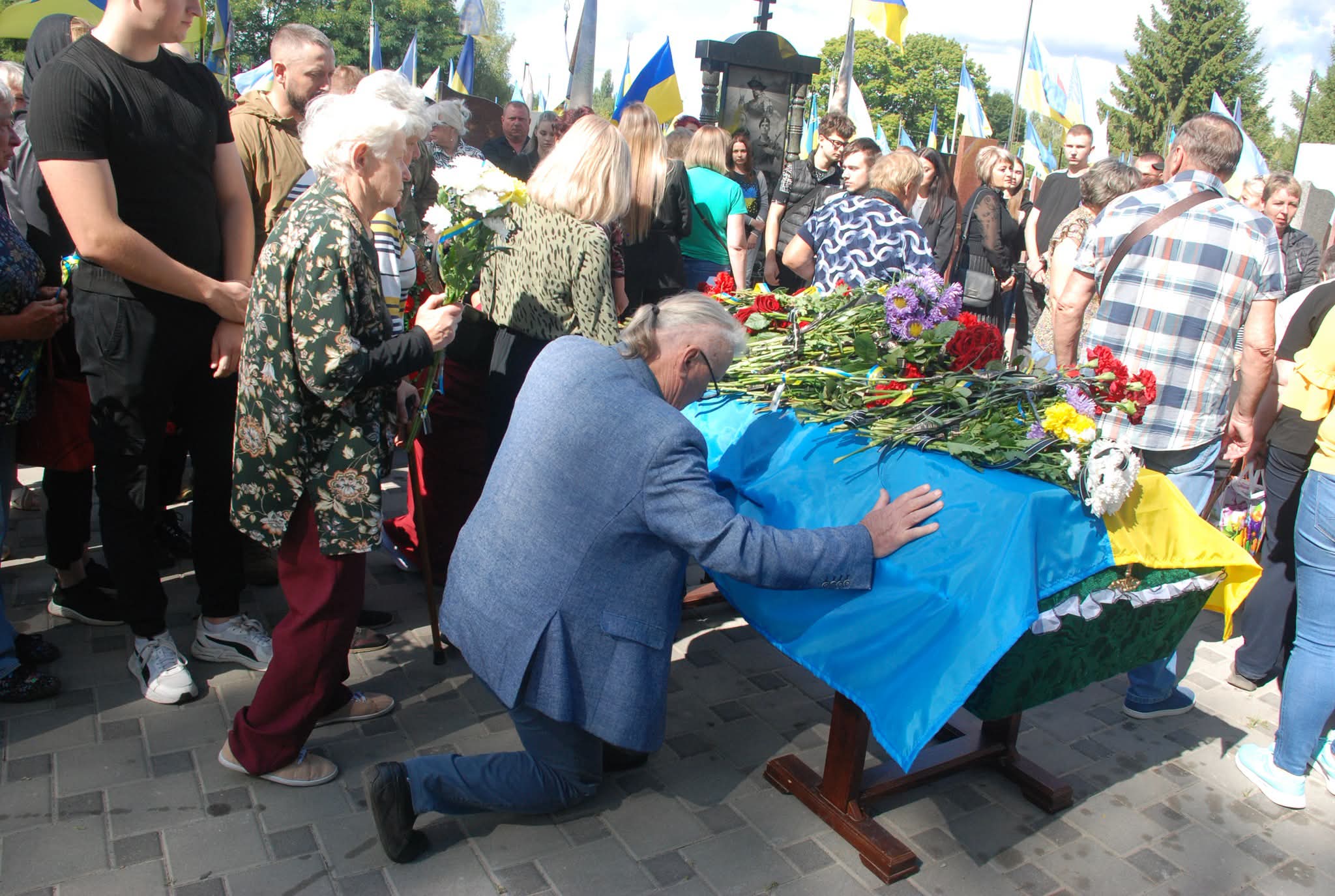 Шостка провела в останню путь 21-річного Савелія Сиденка