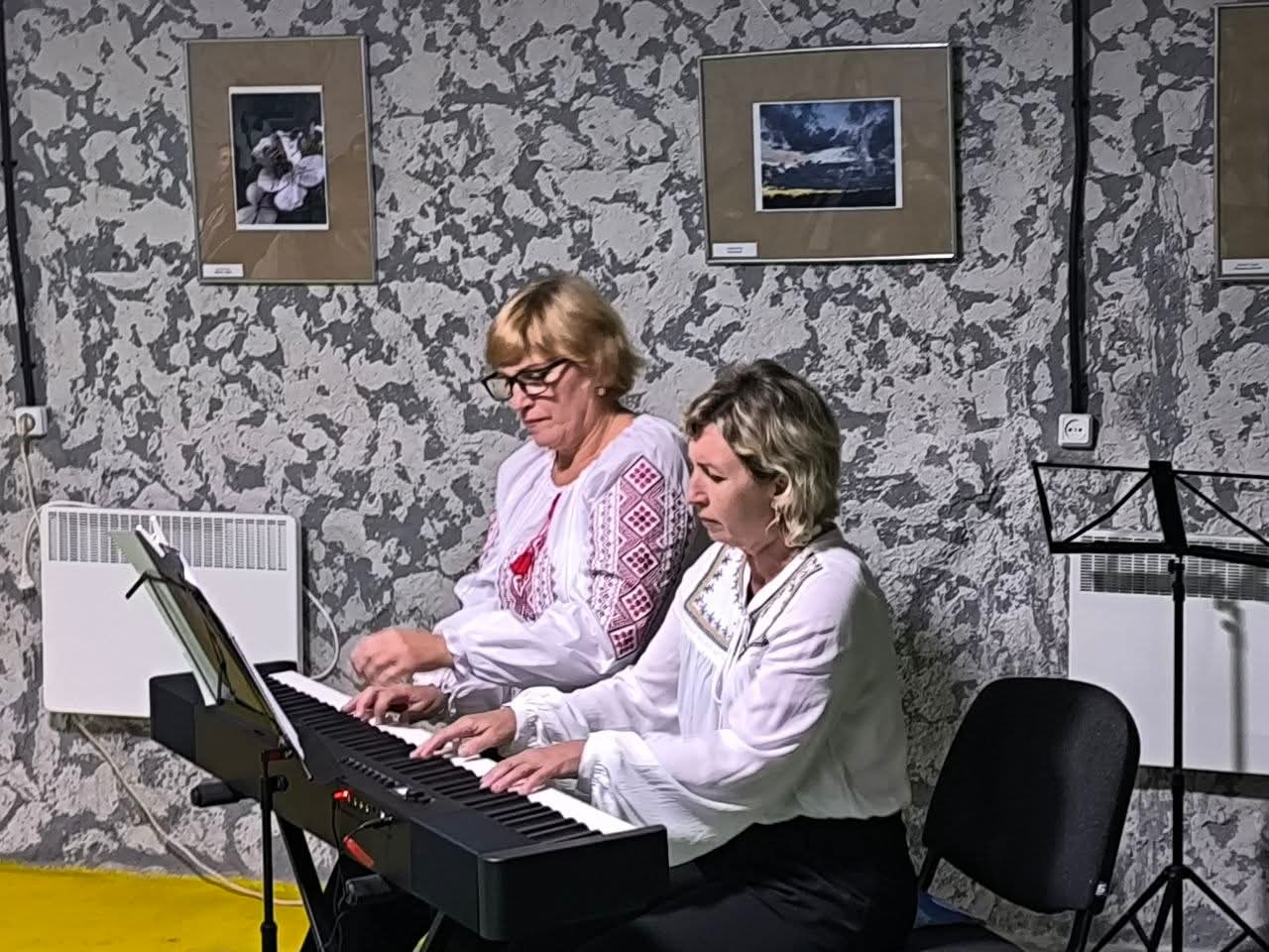 Учні та колектив Шосткинської ДШМ влаштували концерт до Дня української музики