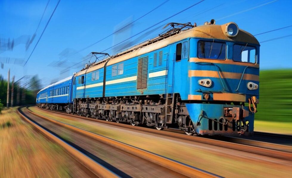 Потяг Шостка – Фастів затримується на 7 годин: Укрзалізниця попереджає про можливу зупинку руху