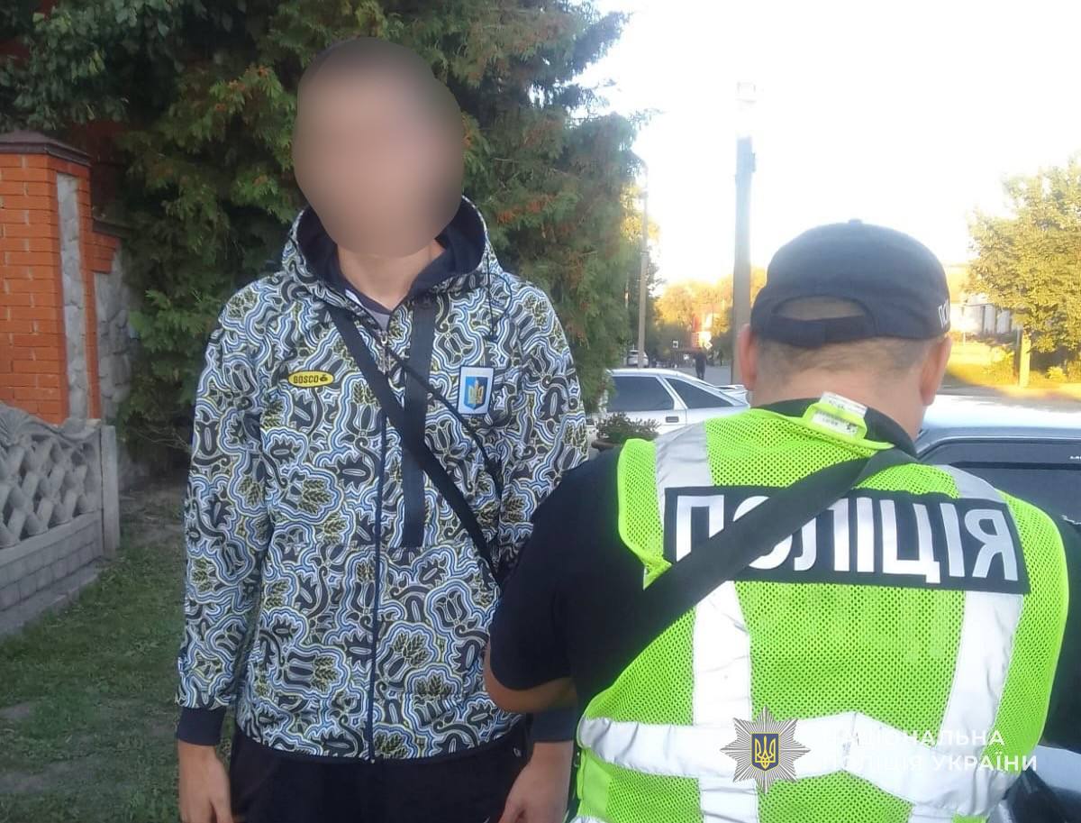На Сумщині 18-річний мотоцикліст насмерть збив дитину і втік з місця ДТП