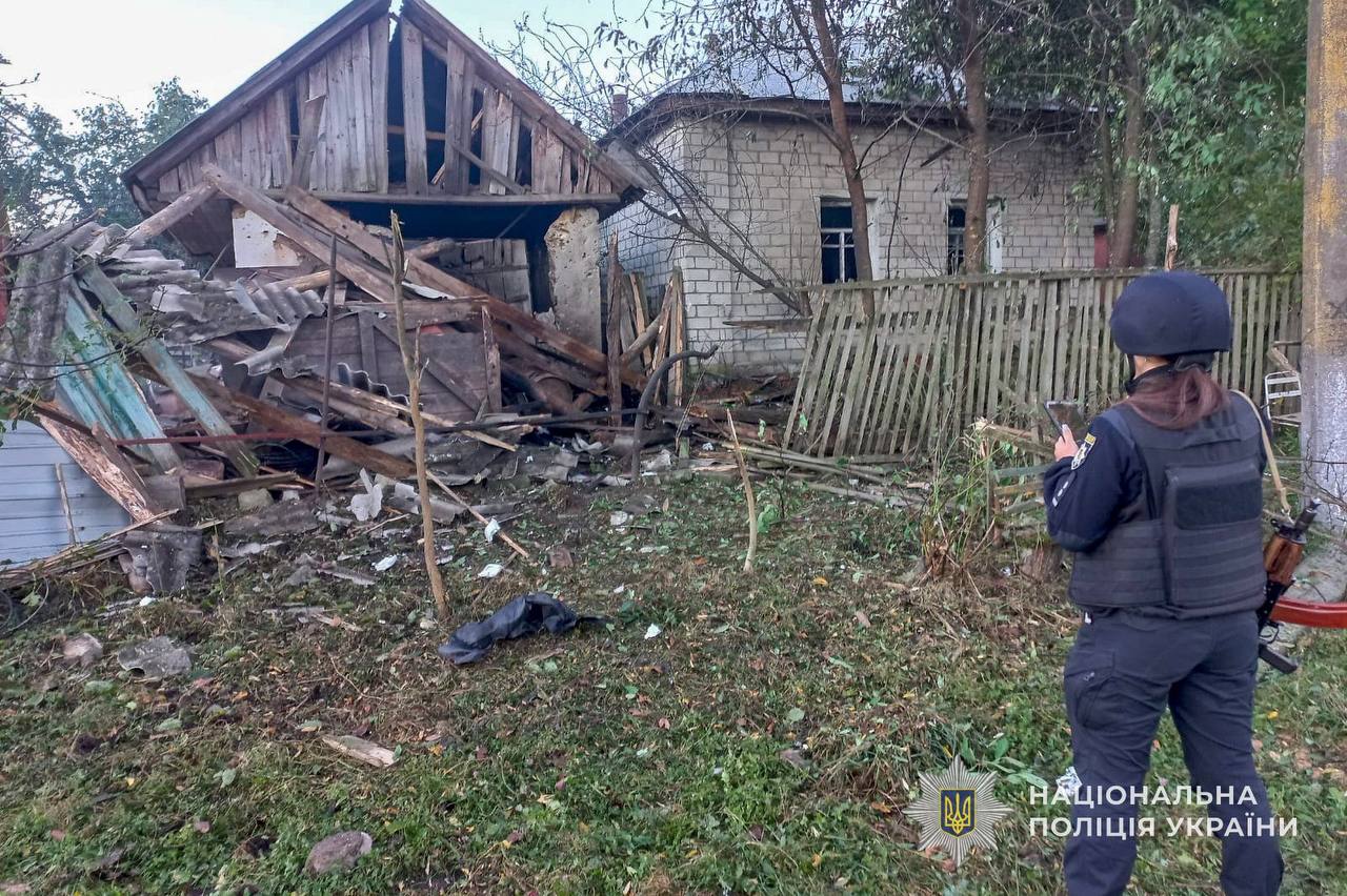 Під ворожим вогнем перебували чотири громади Шосткинського району, є руйнування + Фото